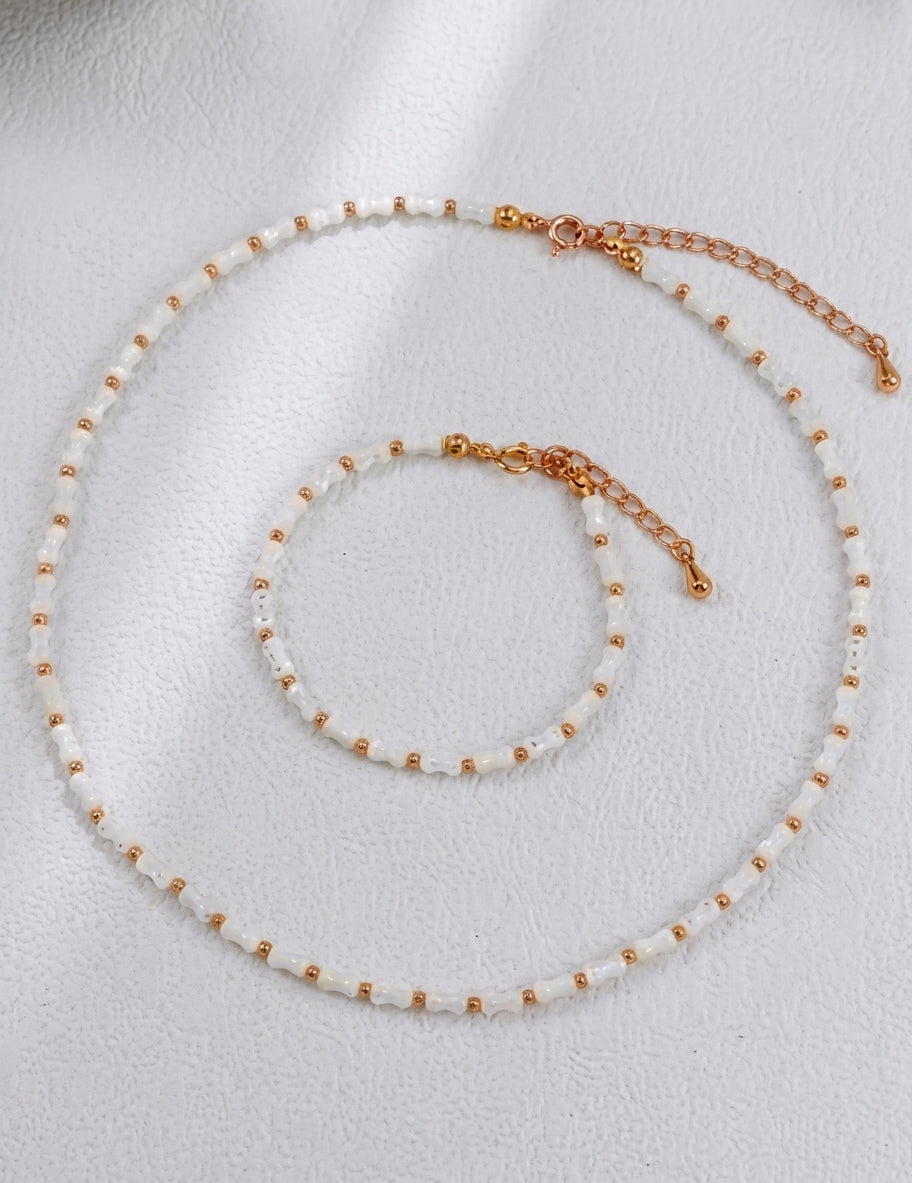White shell necklace and bracelet set