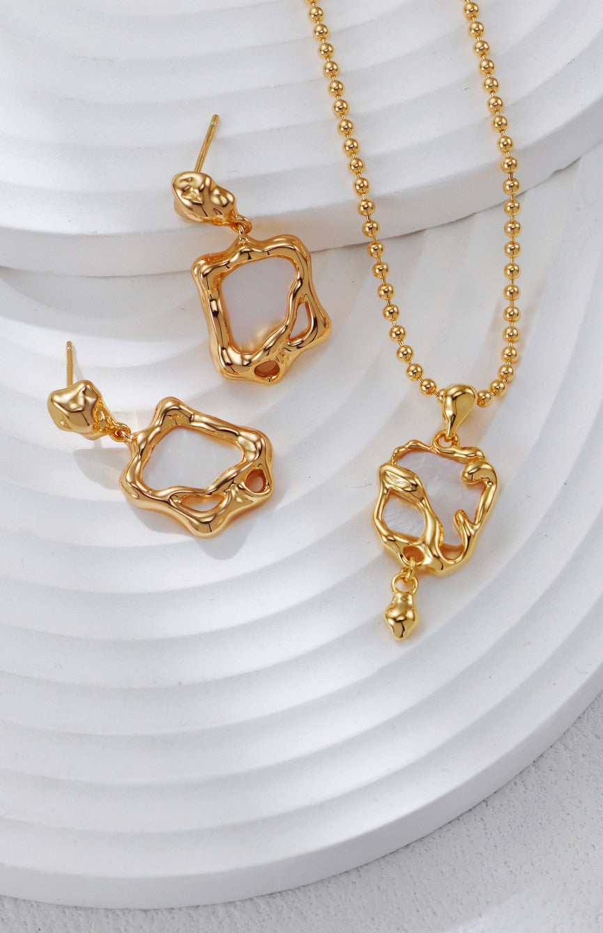 S925 Silver Mother-of-Pearl Necklace and Earrings Set
