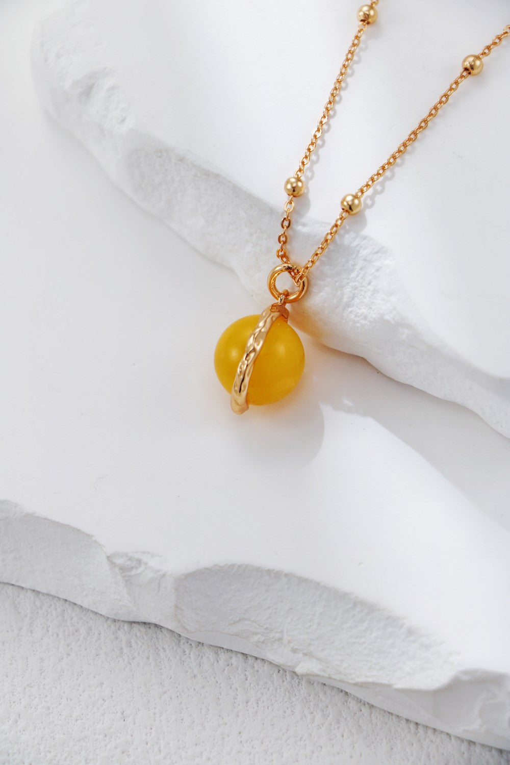 Vintage Gold & Natural Amber Pendant Necklace