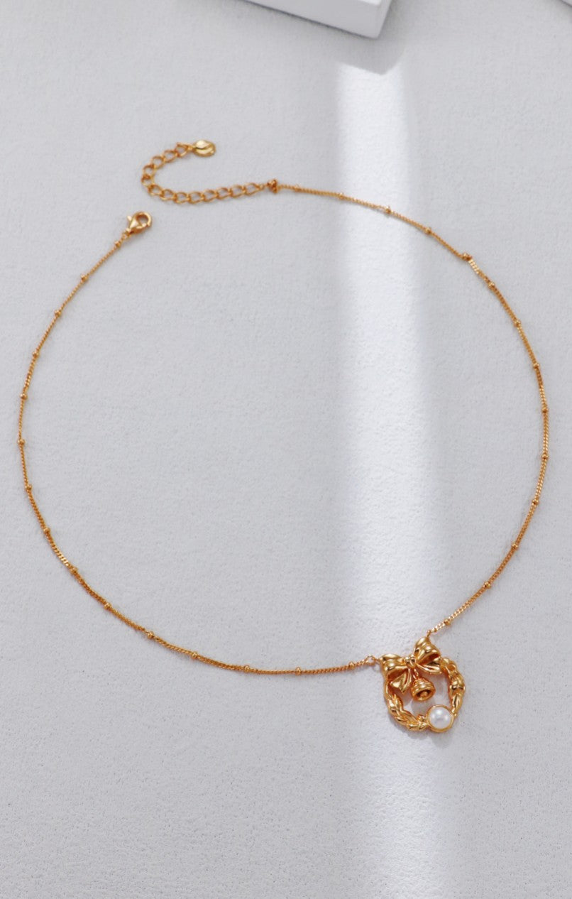 The Holiday Magic Collection | Sterling Silver Festive Wreath & Pearl Necklace