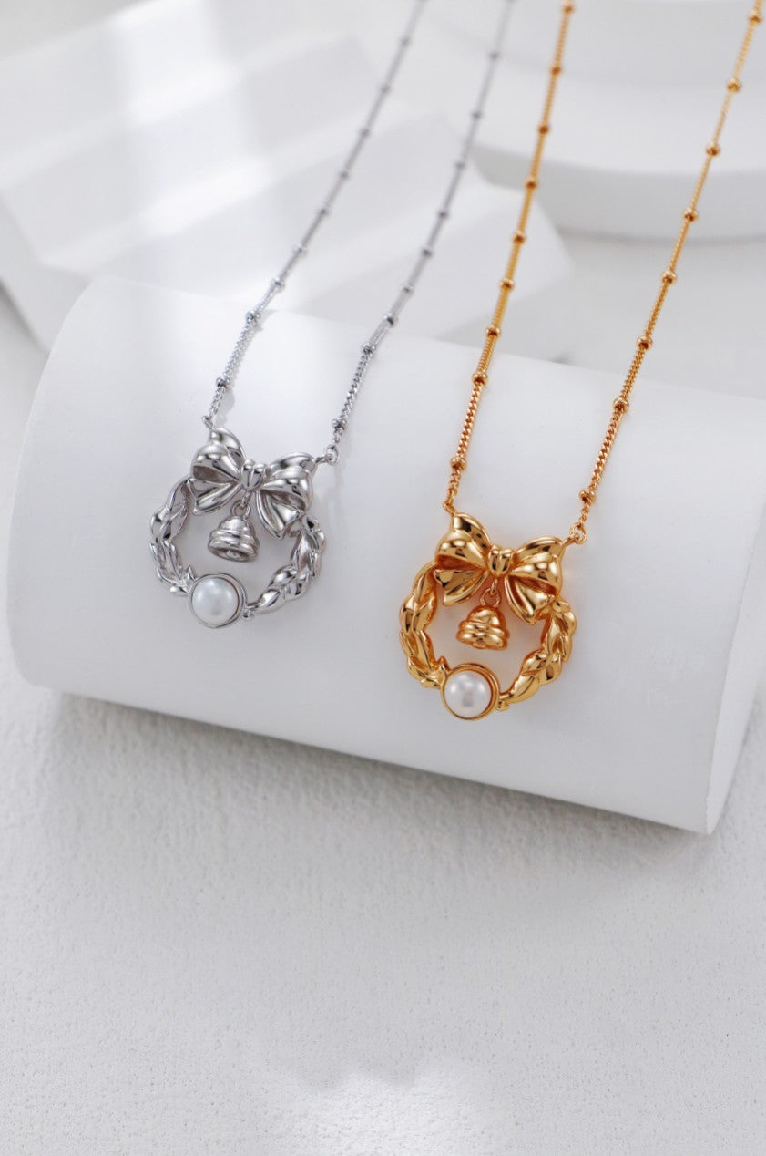 The Holiday Magic Collection | Sterling Silver Festive Wreath & Pearl Necklace