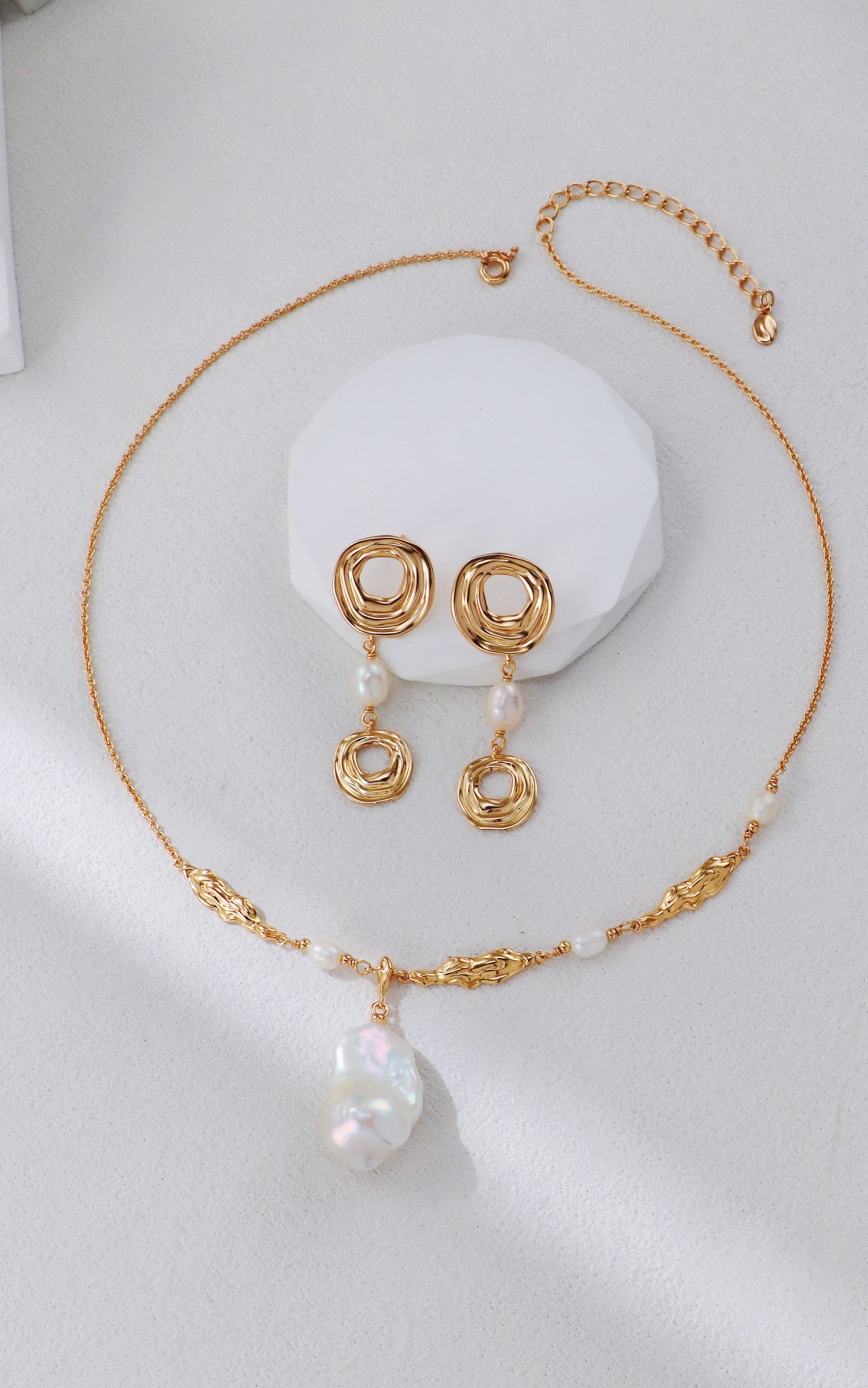 Silver Baroque Pearl Necklace