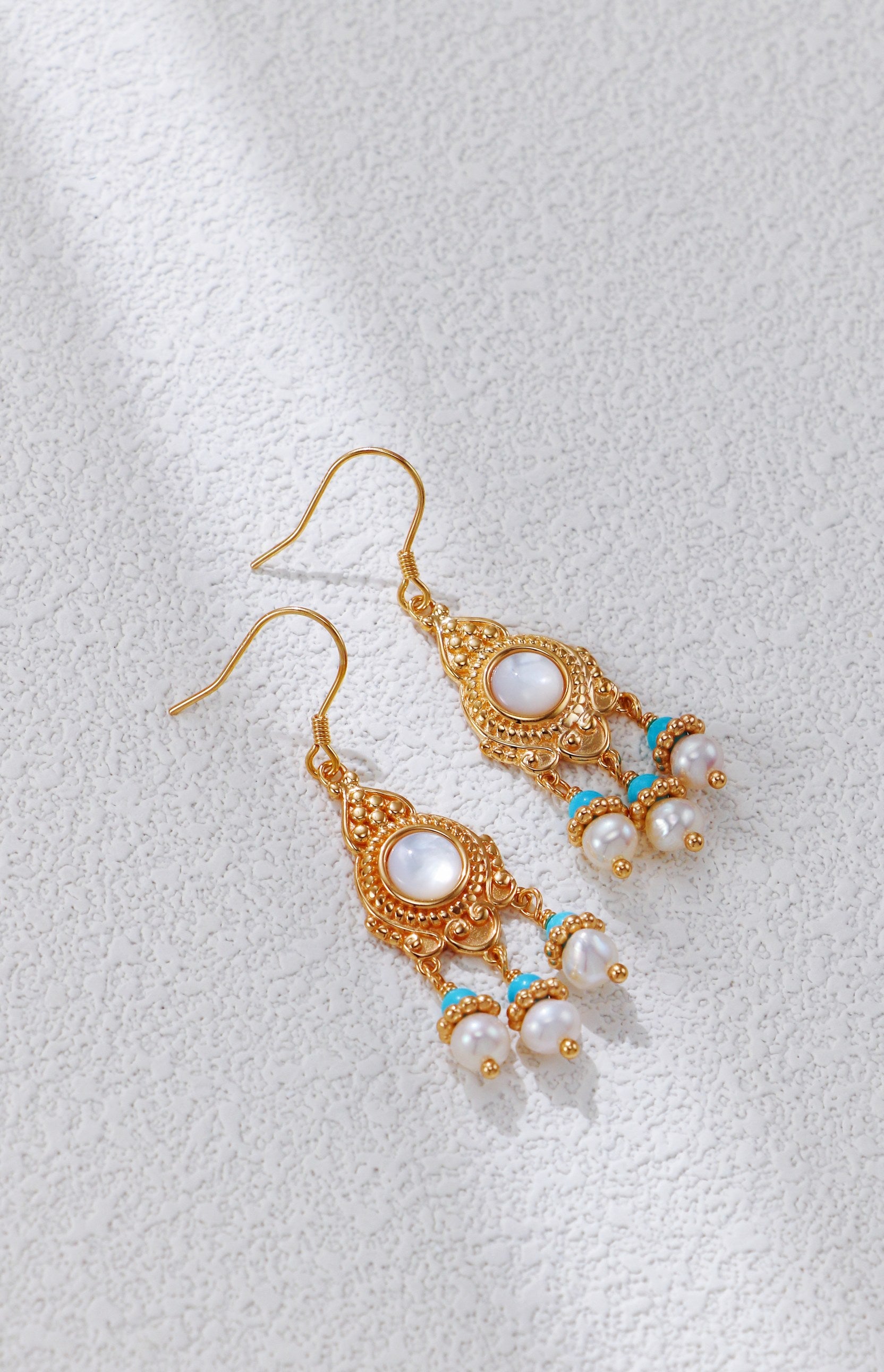 S925 Silver Vintage Gold Court Style Mother-of-Pearl Pearl Earrings