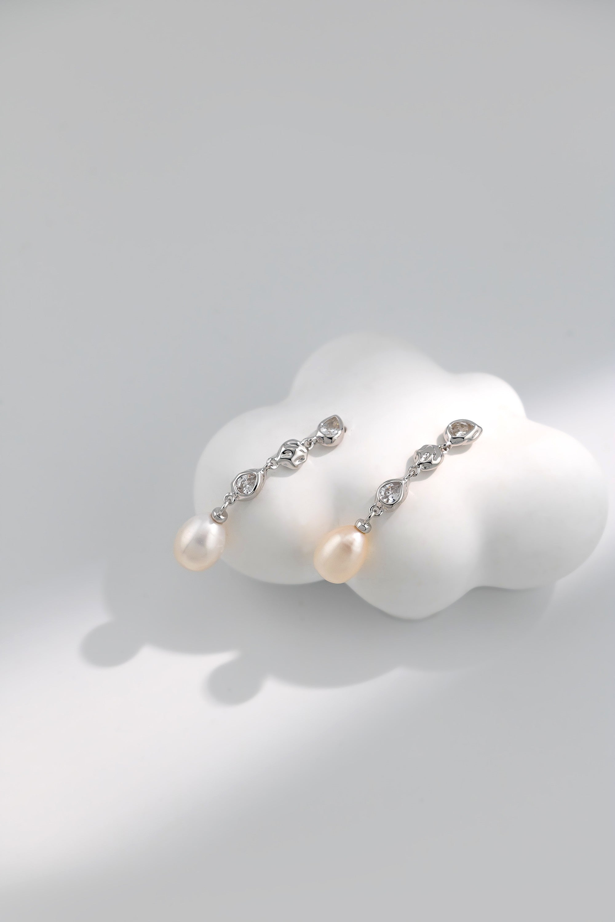 S925 Silver Long Drop Pearl Earrings | Retro Elegance