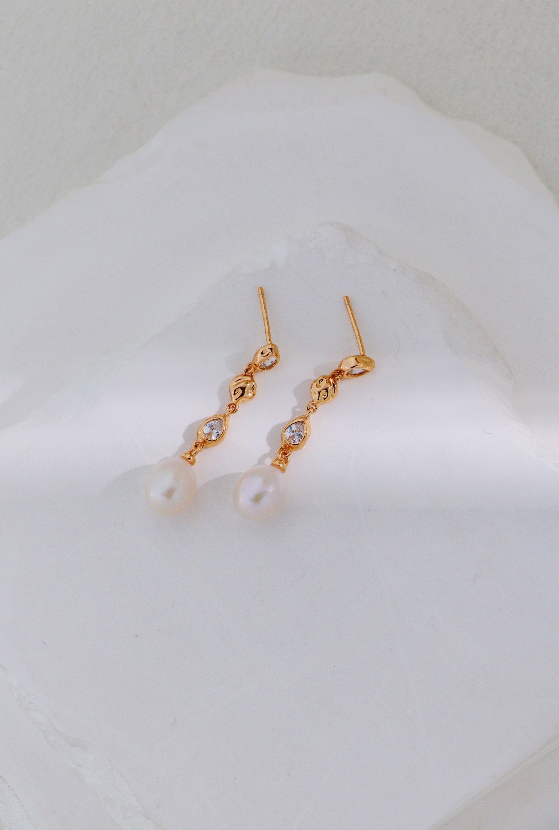 S925 Silver Long Drop Pearl Earrings | Retro Elegance