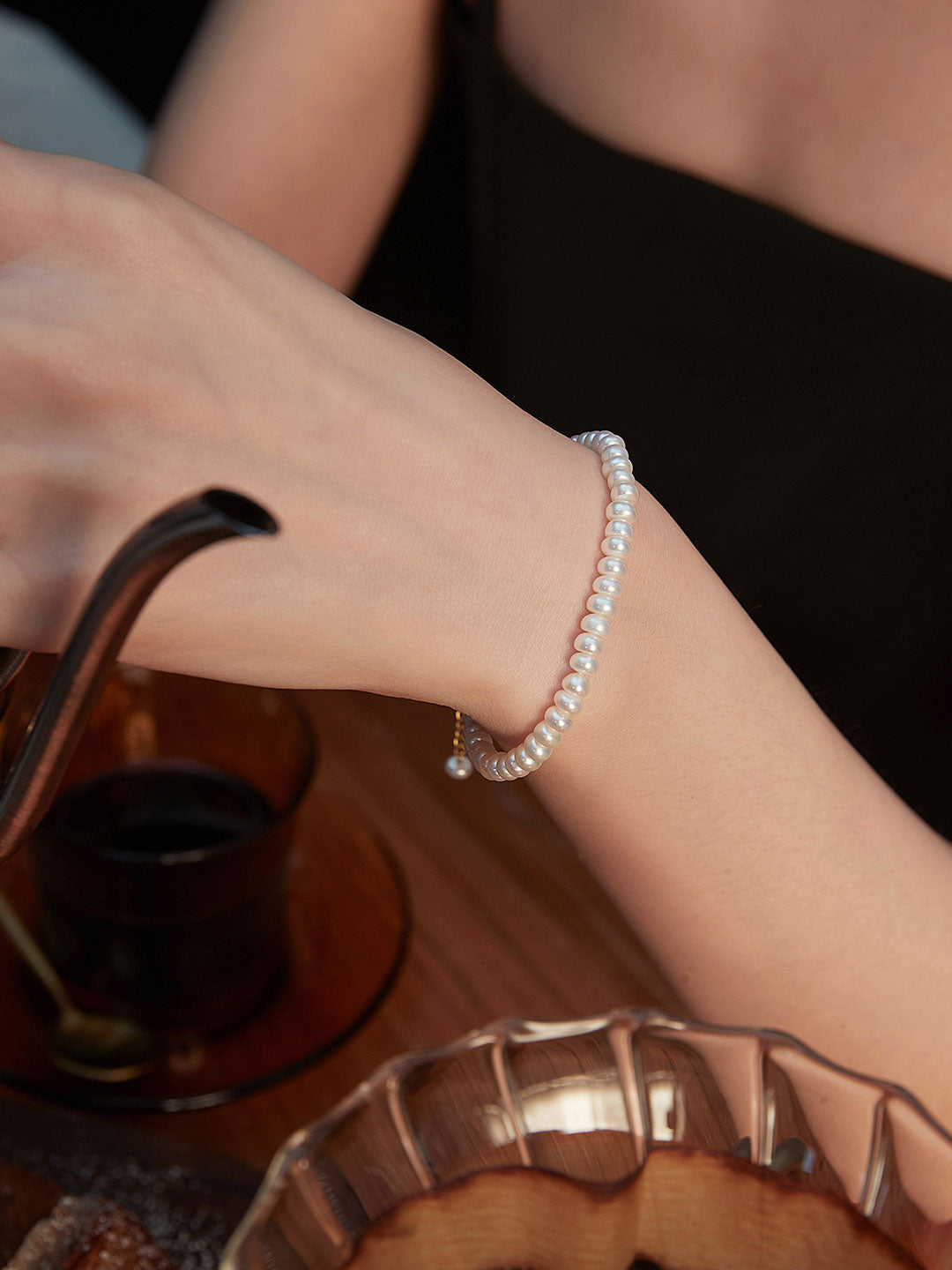 Classic Luminous Pearl Bracelet and Necklace Set
