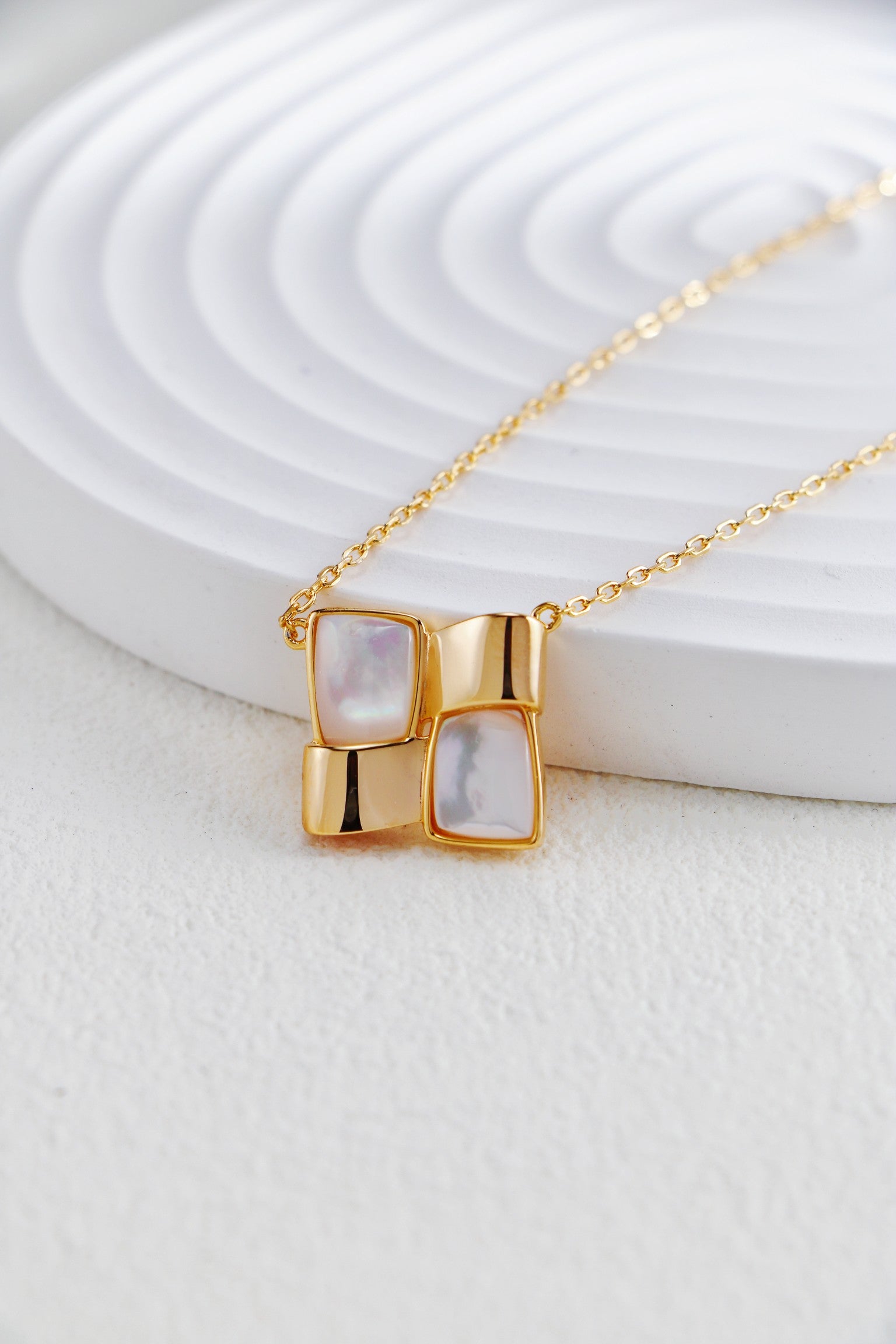 S925 Silver Retro Gold Mother of Pearl Earrings & Necklace Set