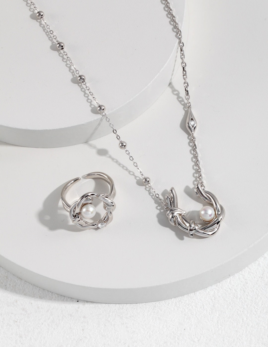 Sterling Silver Willow Pearl Necklace