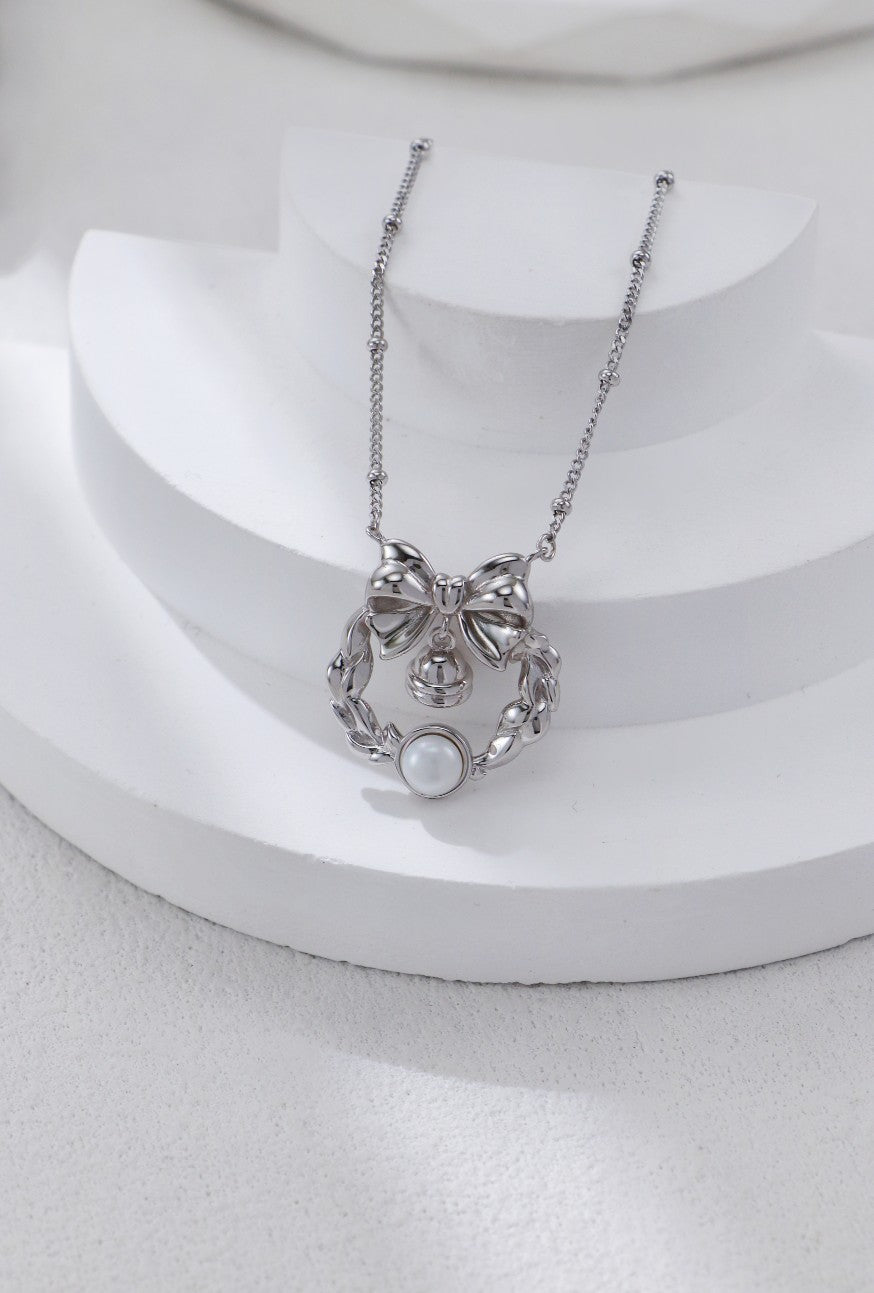 The Holiday Magic Collection | Sterling Silver Festive Wreath & Pearl Necklace