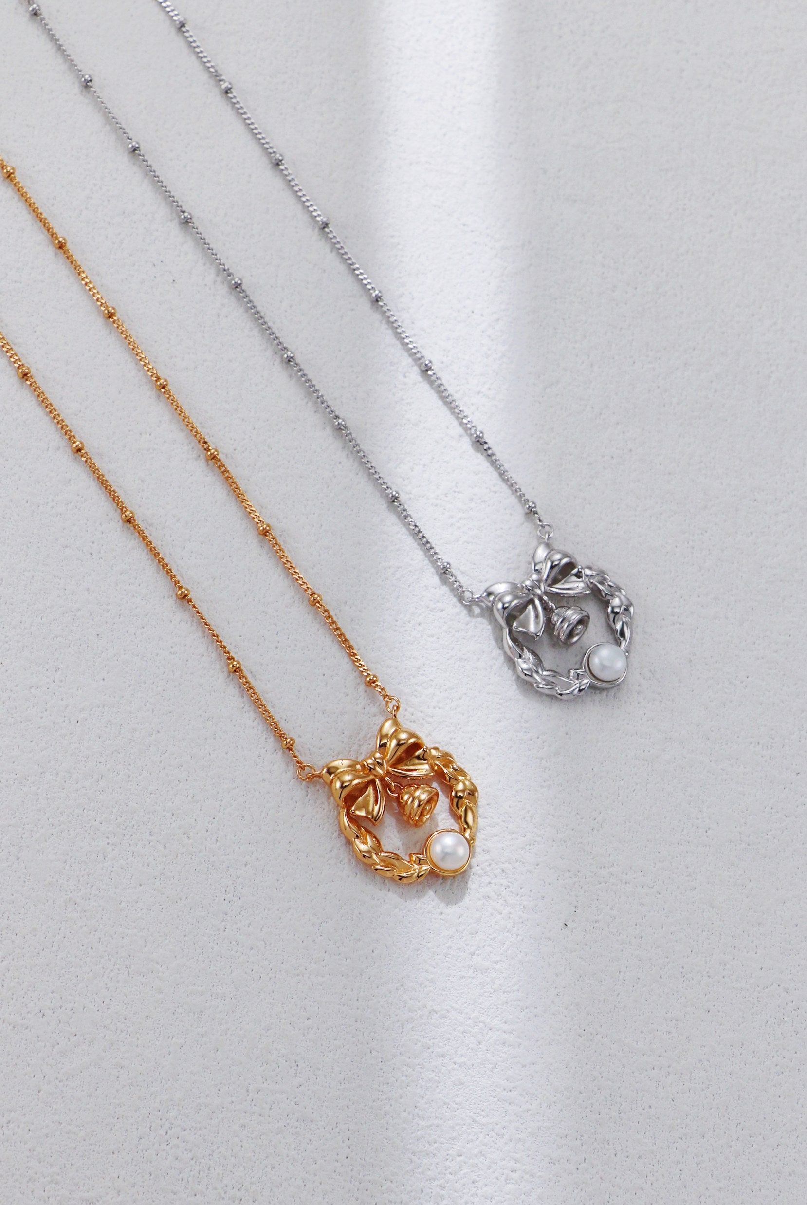 The Holiday Magic Collection | Sterling Silver Festive Wreath & Pearl Necklace