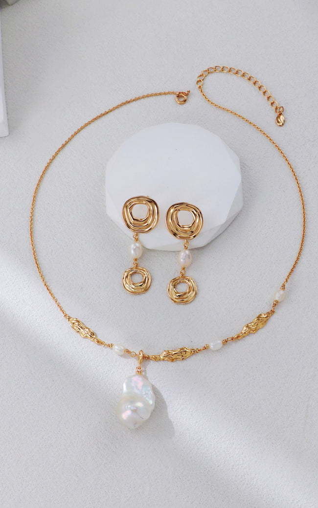 S925 Silver Baroque Pearl Necklace Hover Image