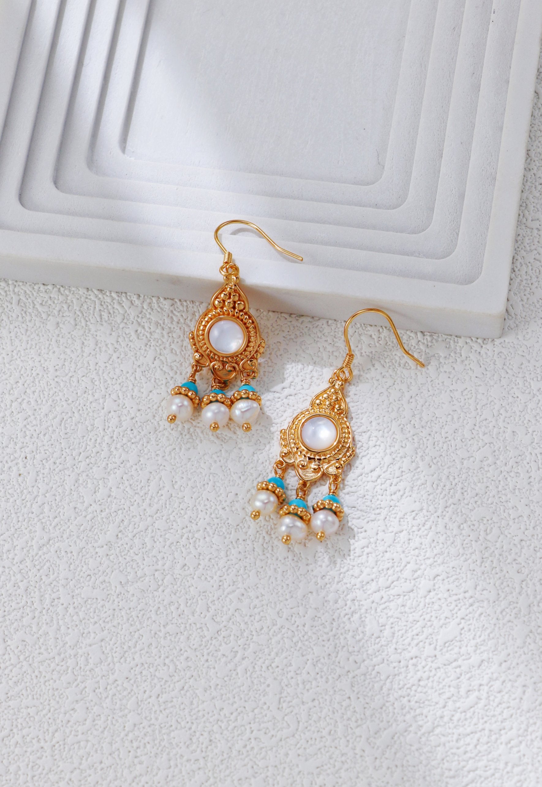 S925 Silver Vintage Gold Court Style Mother-of-Pearl Pearl Earrings