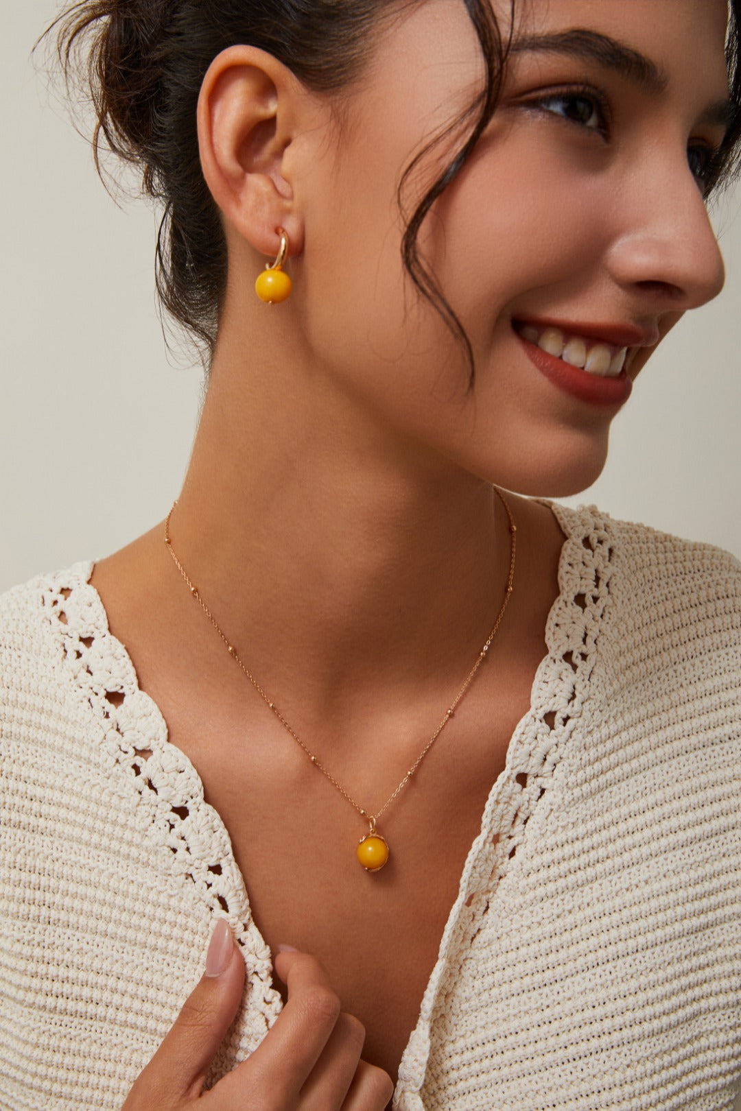 Vintage Gold & Natural Amber Pendant Necklace