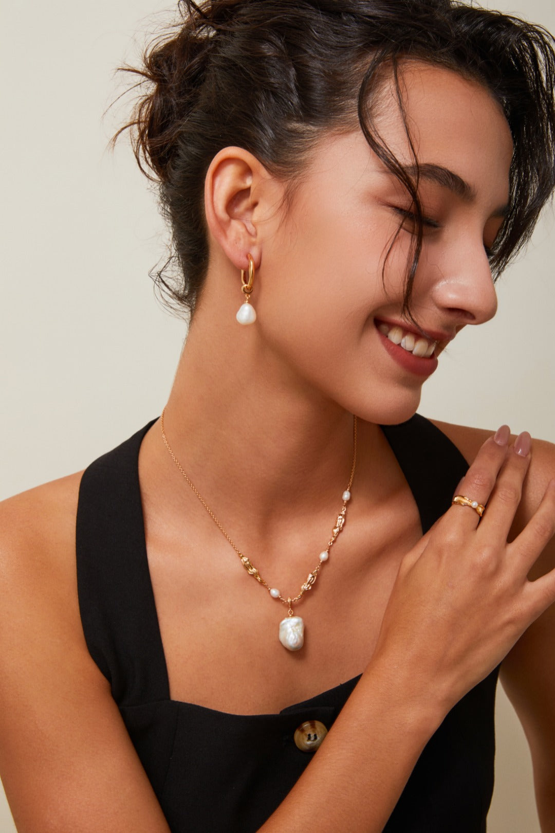 Silver Baroque Pearl Necklace