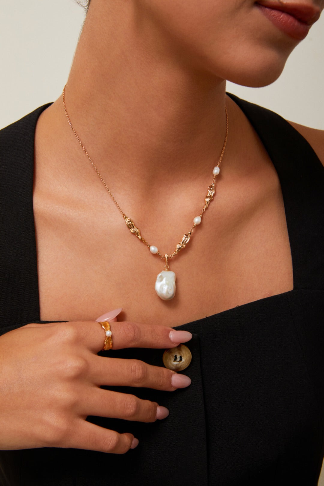 Silver Baroque Pearl Necklace